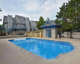 Artistic Hillside Loft - The Blue Mountains - Pool