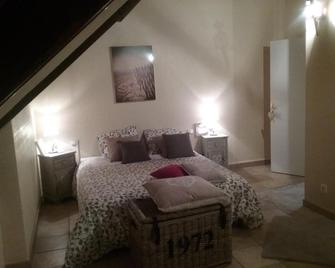 Les Mesangeres - Chaumont-sur-Tharonne - Habitación