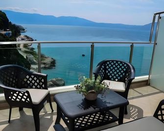 Toto Hotel & Apartments - Vlorë - Balkón