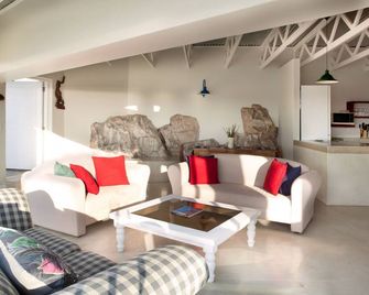 Plett Beachfront Accommodation - Plettenberg Bay - Phòng khách