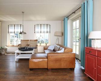 Villa in Wieringer Style with Hot Tub - Hippolytushoef - Living room