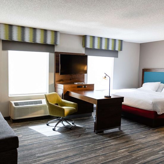 Hampton Inn & Suites Scottsbluff-Conference Center image 1