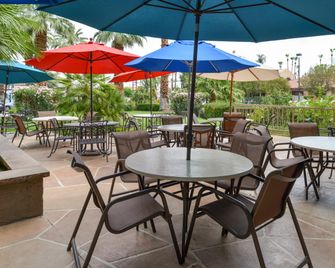 Holiday Inn Express Palm Desert By IHG - פאלם דזרט - פטיו