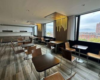 Days Inn by Wyndham Brooklyn / Eastern Parkway - Brooklyn - Restaurant