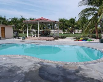 Hotel La Arena - Liberia - Pool