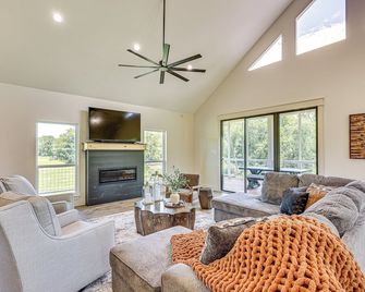 Riverfront Murfreesboro Cabin With Fire - Nashville - Sala de estar