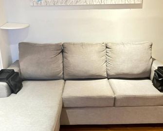 Cozy Bsmt Apt Near Toronto - Mississauga - Living room