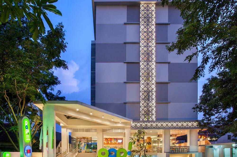 بوب! هوتل بيمودا سيمارانج