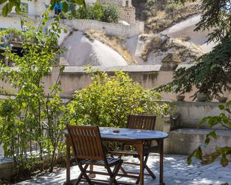 El Puente Cave Hotel - Ürgüp - Patio