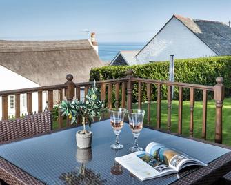 Trevarrow Cottage - Coverack - Balcony