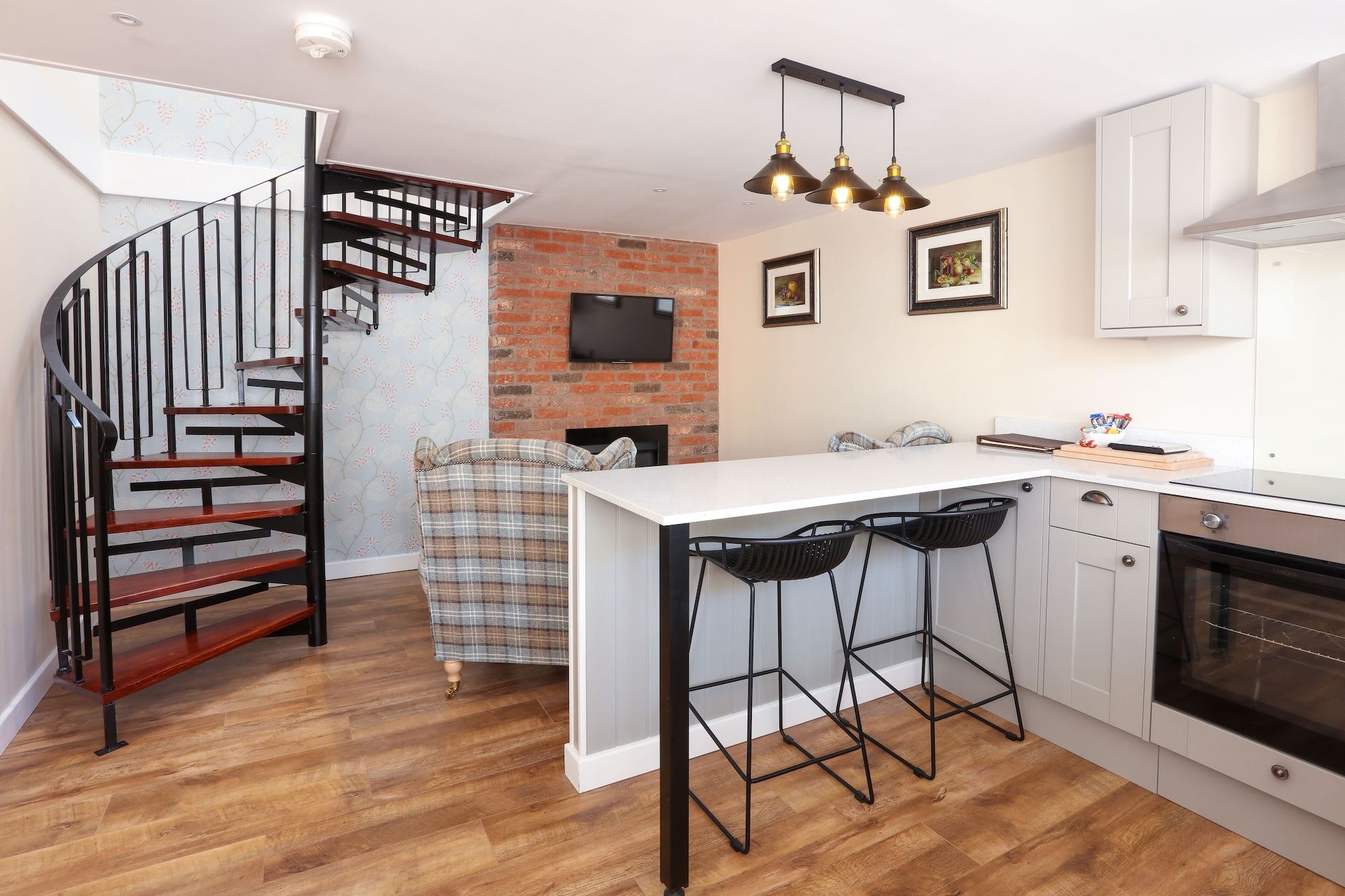 Broom Hall Inn - Alcester