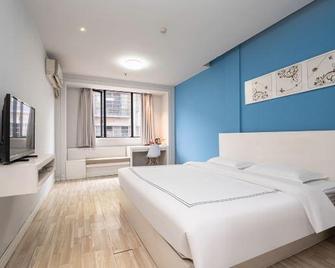 Xiangtan Ruibo Hotel (Central Hospital Yuhu Road Branch) - Xiangtan - Bedroom