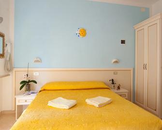 Hotel Altair - Misano Adriatico - Спальня