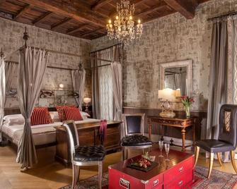 The Inn at the Roman Forum - Rome - Bedroom