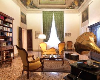 Antica Casa Zucchini B&B - Bologna - Living room