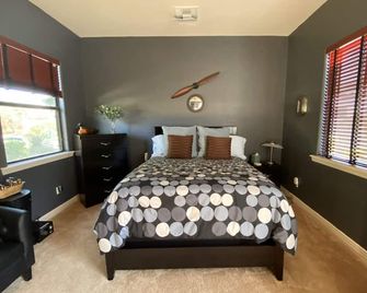 Unwined Arizona - Litchfield Park - Bedroom