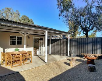 The Butcher's Cottage | New Barossa Valley Stay - Lyndoch - Innenhof