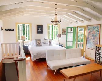 Fabulous 1920's Mediterranean Estate - Montecito - Bedroom
