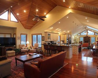 Villa Cathedral - Alton - Living room