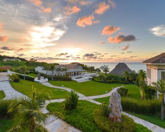 Las Verandas Hotel & Villas - First Bight - Outdoors view