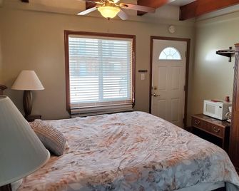 Golden Gate Lodging - Plattsburgh - Soverom