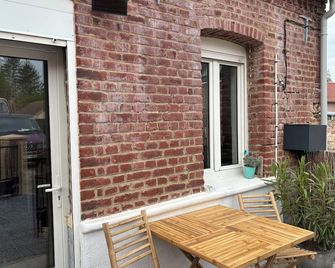 Fully renovated, air-conditioned farmhouse with jacuzzi - Haucourt - Patio