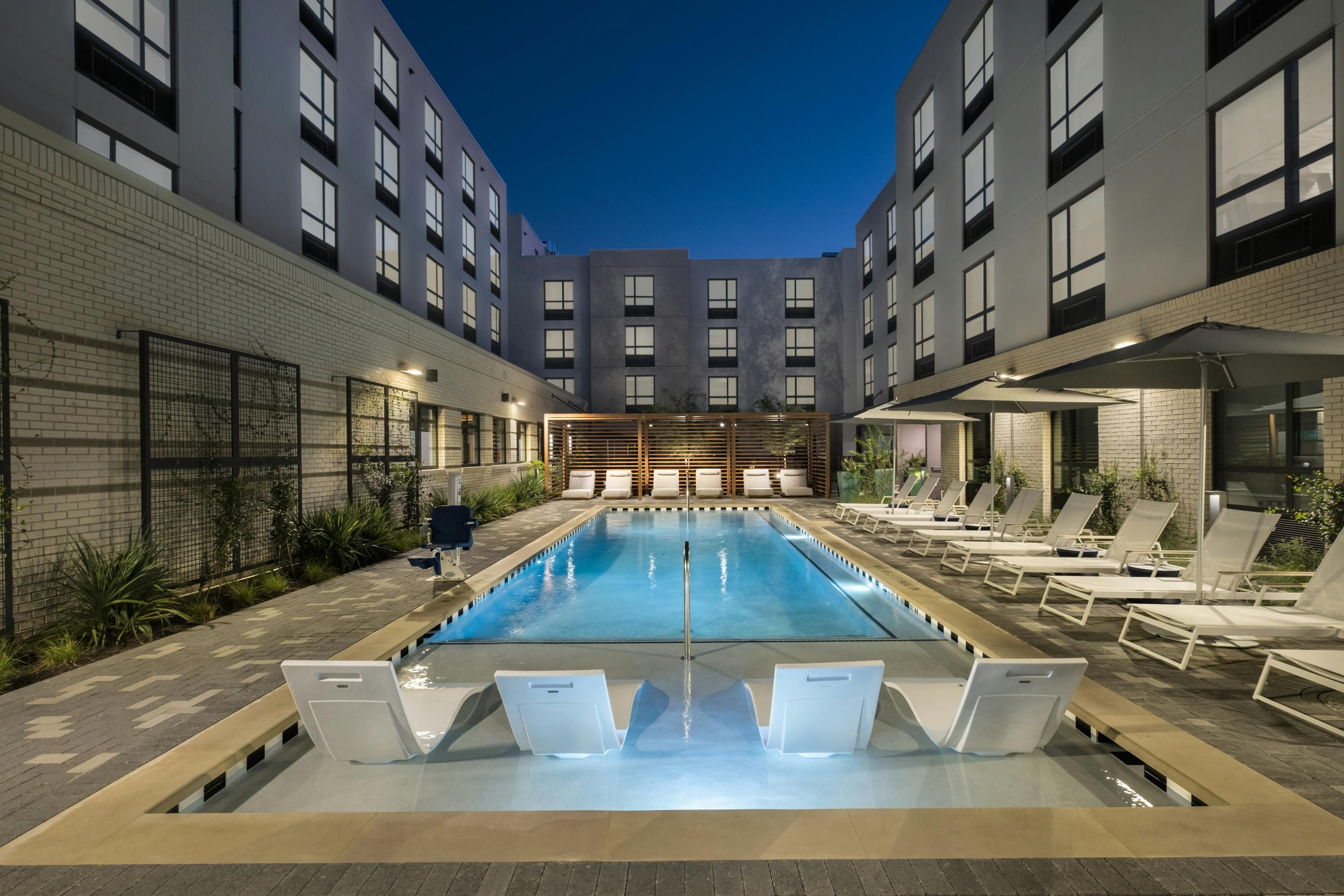 Hampton Inn by Hilton Austin East Side 5th Street - Austin - Pool