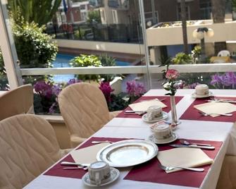 Coccodrillo Hotel & Apartments - Varazze - Restaurang