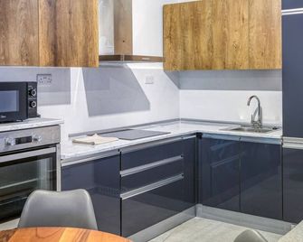 A fully equipped APT with private balcony & Pool - Swieqi - Küche