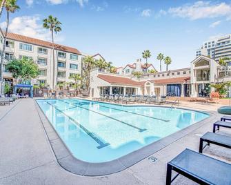 Veranda La Jolla: Stylish 1BR Retreat in San Diego - San Diego - Piscina