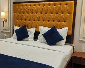 Magnus Nexstar Suites Kalyani Nagar - Pune - Bedroom