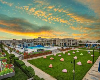 Elite Residence & Aqua Park - Ain Sokhna - Piscina