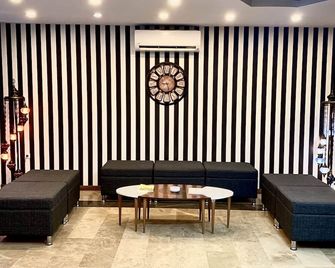 Express Anci Airport Hotel - איסטנבול - טרקלין