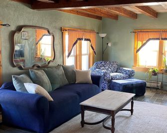 Lost Dutchman Mountain Retreat - Main House - Spring Mills - Sala de estar