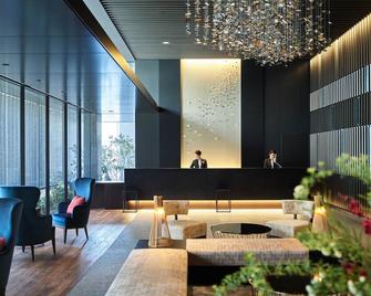 Mitsui Garden Hotel Fukuoka Nakasu - Fukuoka - Front desk