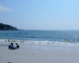 Roomy Seaside Cape -- Walk to Pemaquid Beach and Neighborhood 'Mother's Beach' - New Harbor - Beach