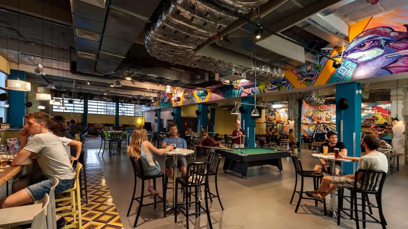 أبراهام هوستل تل أفيف