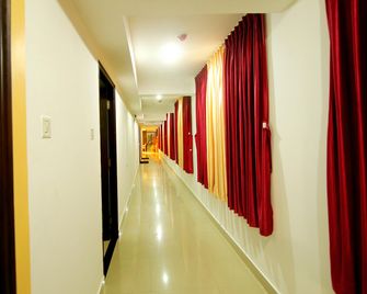 Puthens Calenta Inn - Ernakulam - Hallway