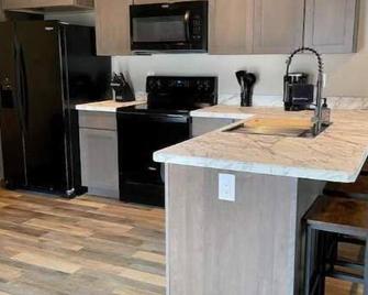 Cozy Wolf Lodge — Unit 2 - Gardiner - Cuisine