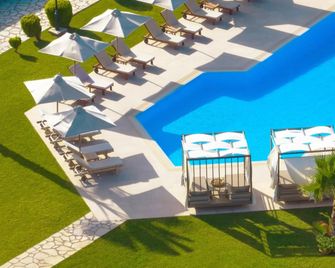 San Giovanni Beach Resort and Suites - Lefkáda - Piscina