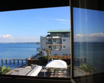 Hotel Estée - דסנצאנו דל גארדה - מרפסת