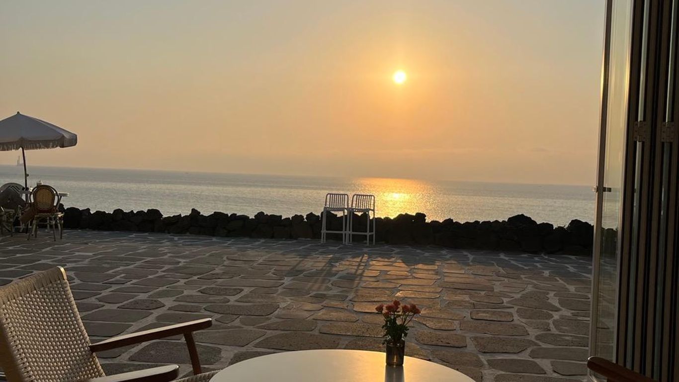 Aewol the Sunset Pool Villa Resort