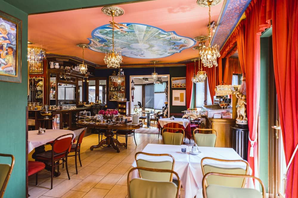 ديزاين هوتل إيوسكرتشن