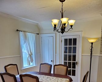 Rothesay Motel - Rothesay - Dining room