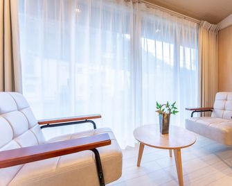 Stagione Hakone Yumoto Villa - Hakone - Living room