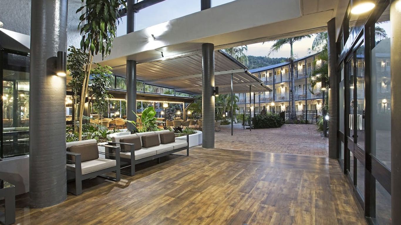 Mantra Club Croc Airlie Beach