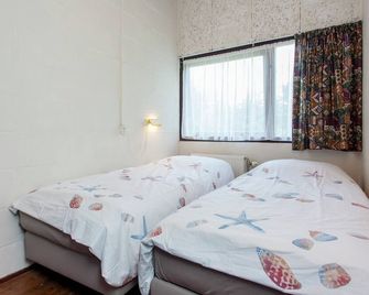 Holiday Home Ameland near North Sea Beach - Nes