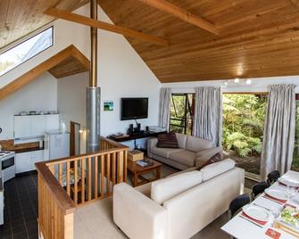 Kanuka House - Kaiteriteri Holiday Home - Kaiteriteri - Sala de estar