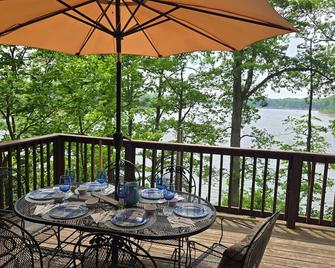 Huge 4 Bedroom Luxury Log Home on Raccoon Lake - Rockville - Balkon