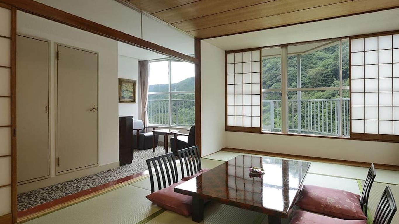 كينوجاوا رويال هوتل